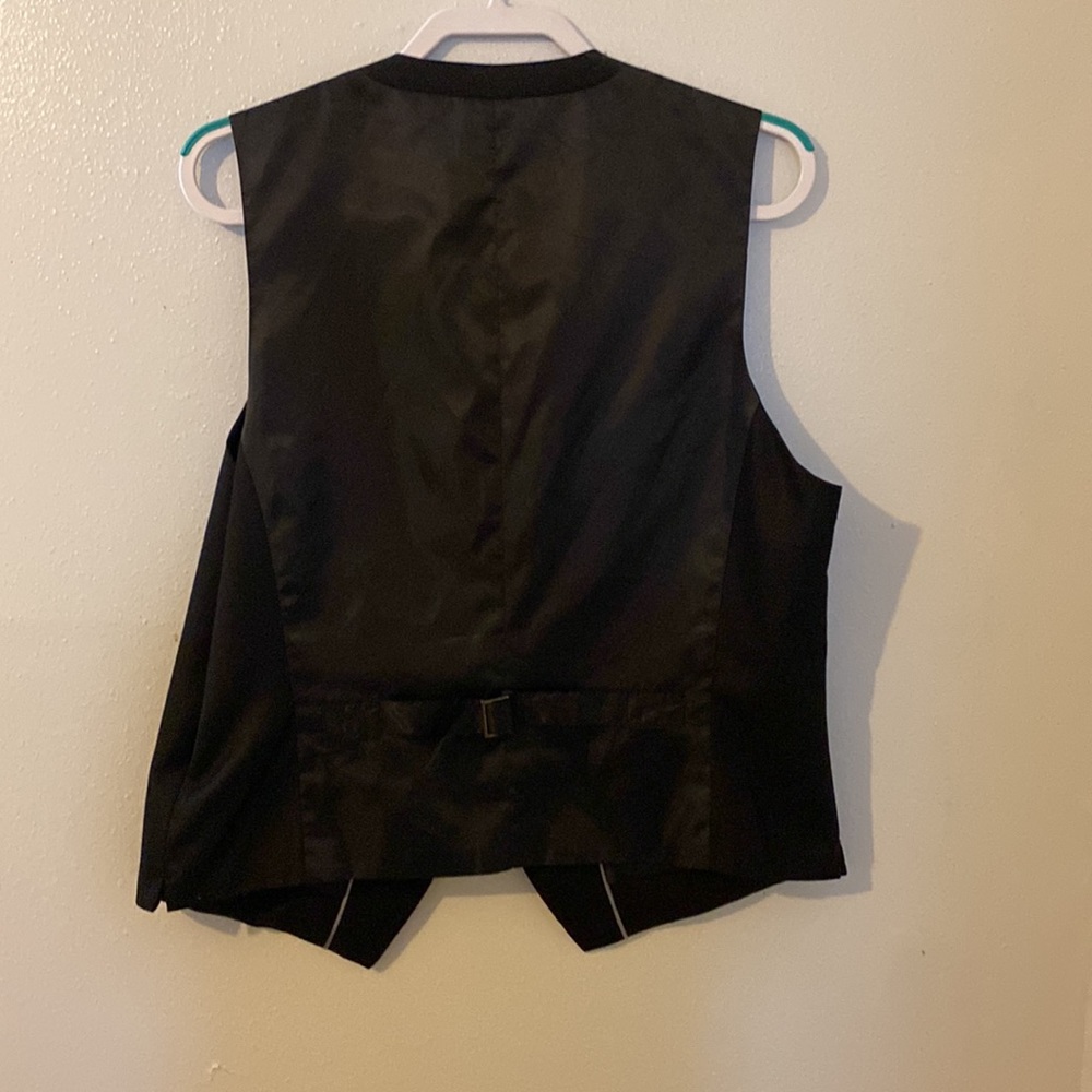 Black slim fit men’s vest - Picture 3 of 3